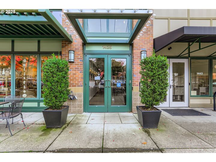 Property Photo:  1425 NE 61st Ave 310  OR 97124 