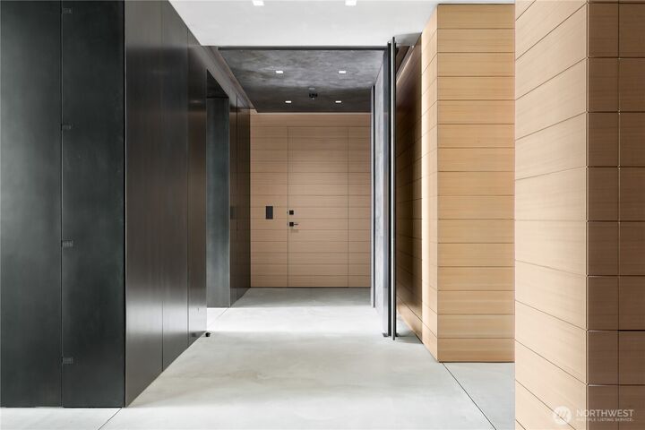 Property Photo: 5505 Lake Washington Boulevard NE 1-D WA 98033