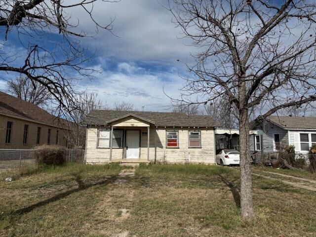 Property Photo:  1214 Preusser St  TX 76903 