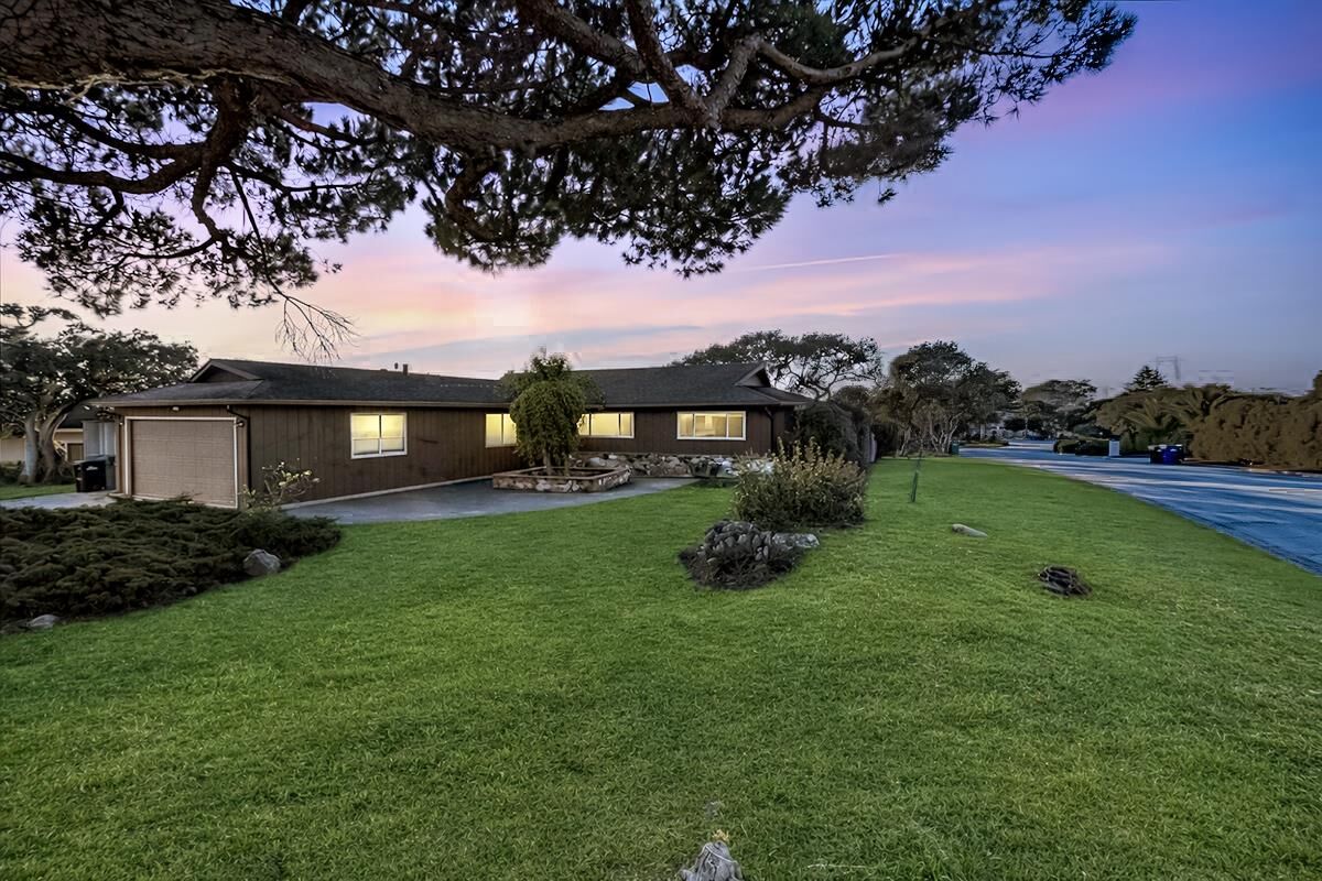 Property Photo:  15175 Oak Hills Drive  CA 93907 