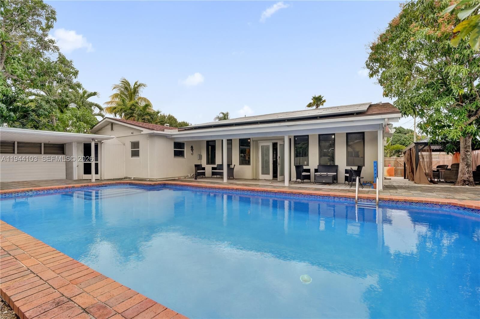 Property Photo:  5380 SW 8th Ct  FL 33317 