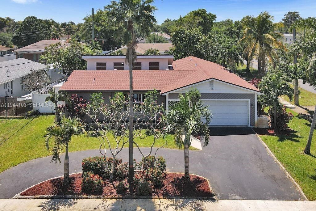 Property Photo:  5380 SW 8th Ct  FL 33317 