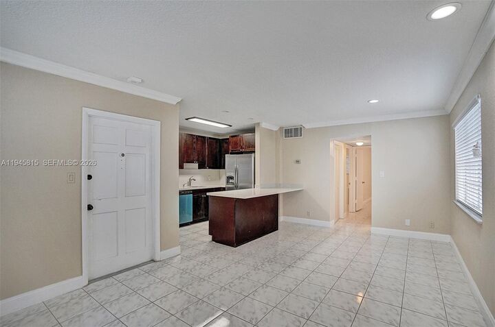 Property Photo:  601 SE 5th Ct 110  FL 33301 