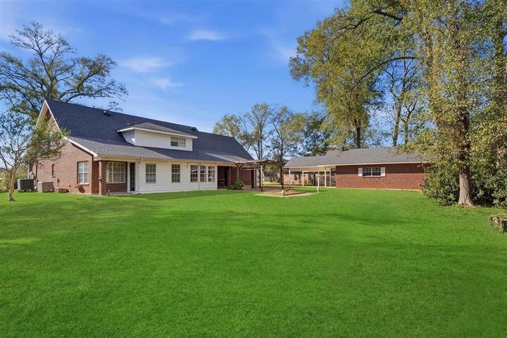 Property Photo:  1428 Linda Lane  LA 70665 