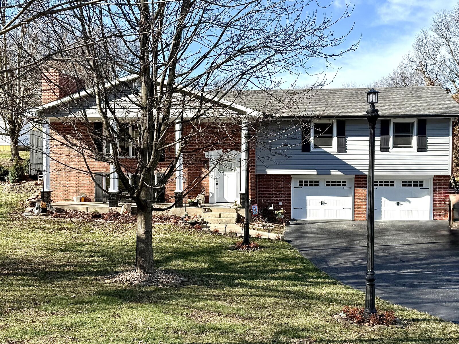 Property Photo:  624 Oak Grove Avenue  MO 65708 