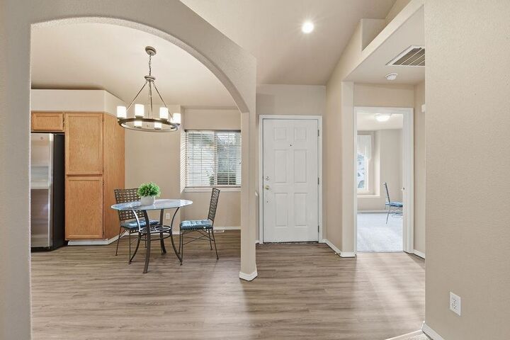 Property Photo: 606 E Bridlewood Ct WA 99224