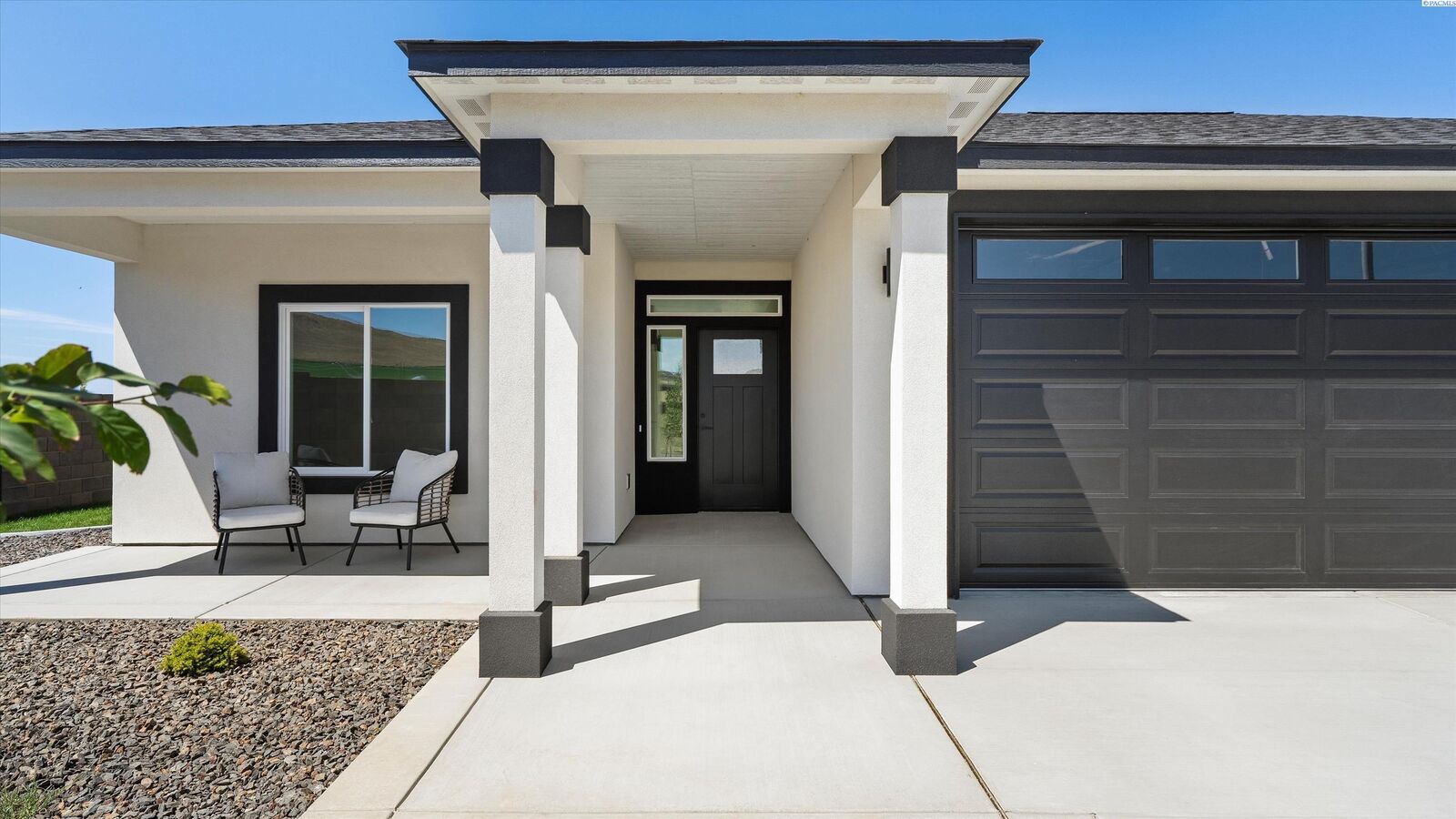 Property Photo:  3802 Scout Street  WA 99352 