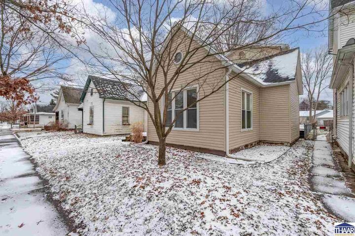 Property Photo:  831 S 9th Street  IN 47807 