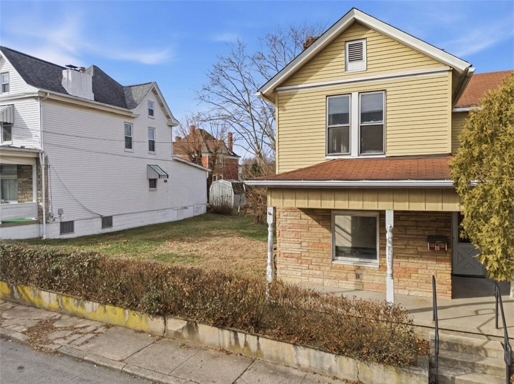 Property Photo:  420 Carson Street  PA 15063 