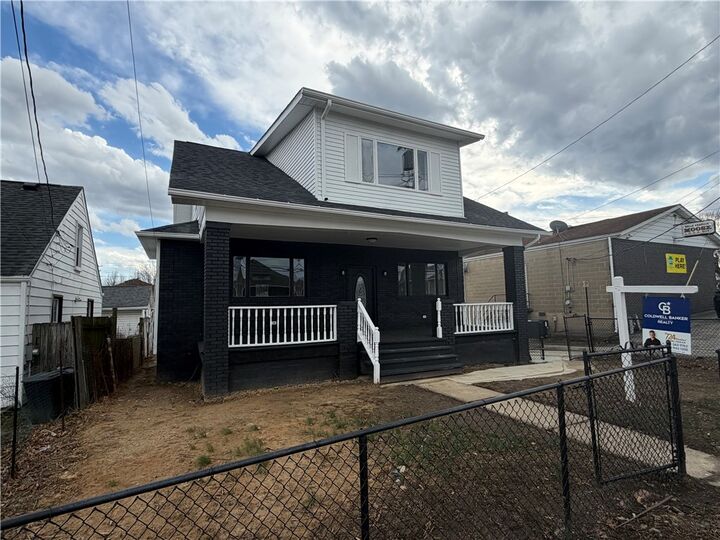 Property Photo:  1028 Broad  PA 15012 