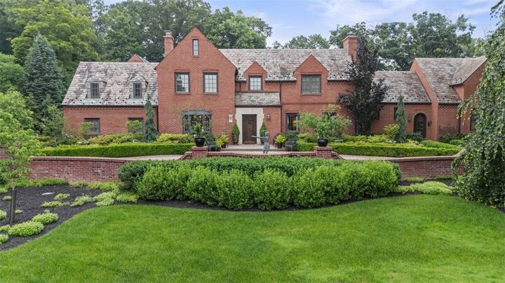 Property Photo: 1909 Highgate Rd PA 15241