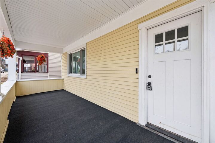 Property Photo:  1312 Ross St  PA 15132 