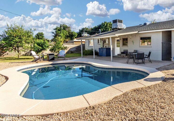 Property Photo: 1412 W 7th Place AZ 85281