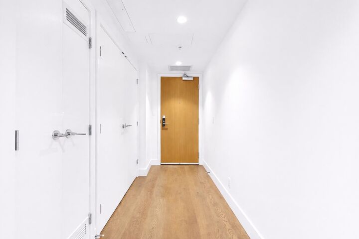 Property Photo: 1675 Lions Gate Lane 1401 BC V7P 0E3