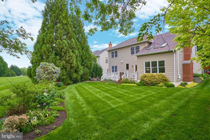 Property Photo: 10812 Crippen Vale Court VA 20194