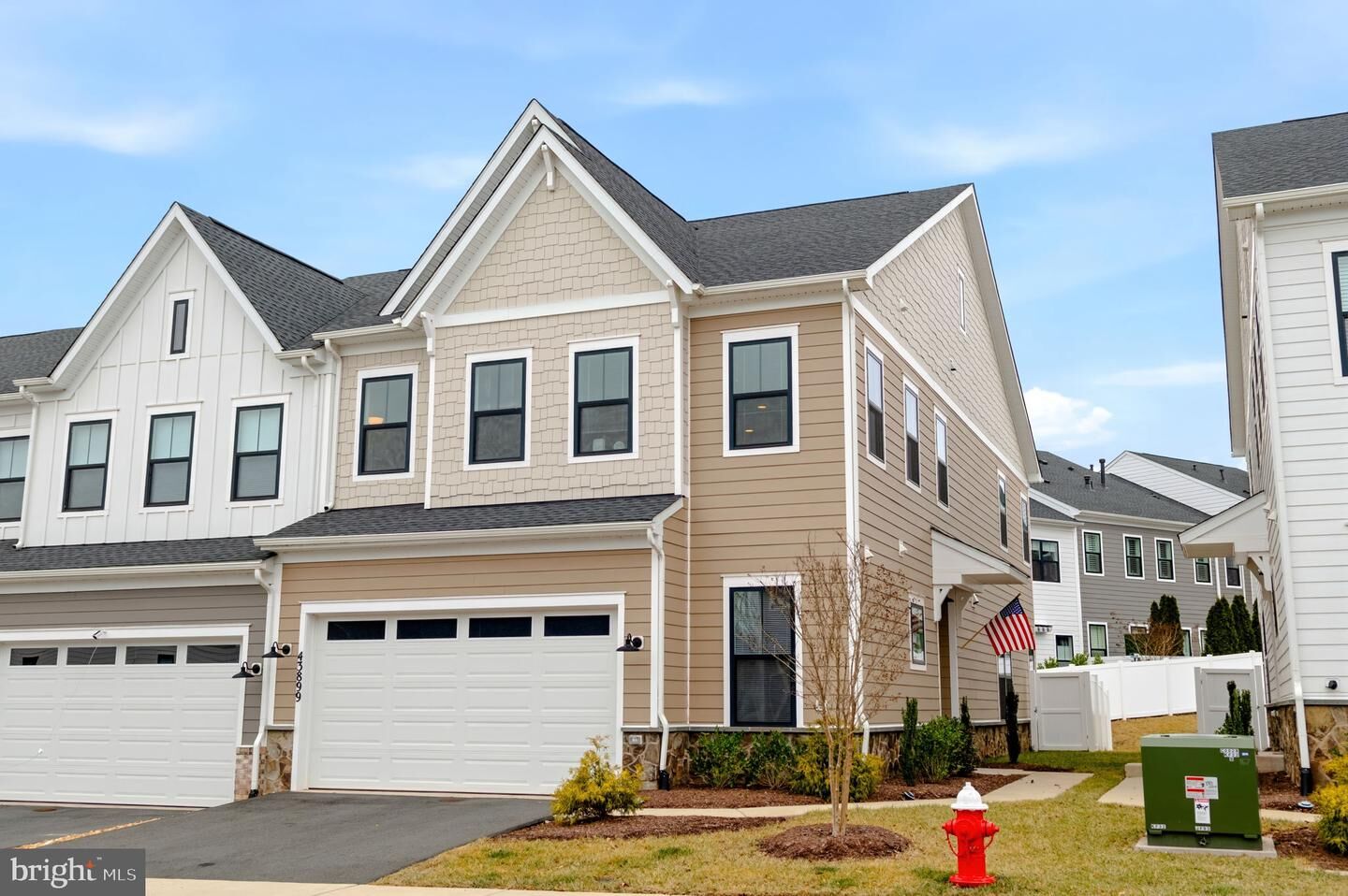 Property Photo: 43899 Siren Song Terrace VA 20176