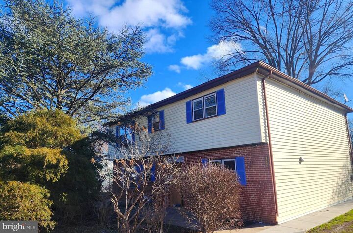 Property Photo:  110 Colonial  PA 19403 