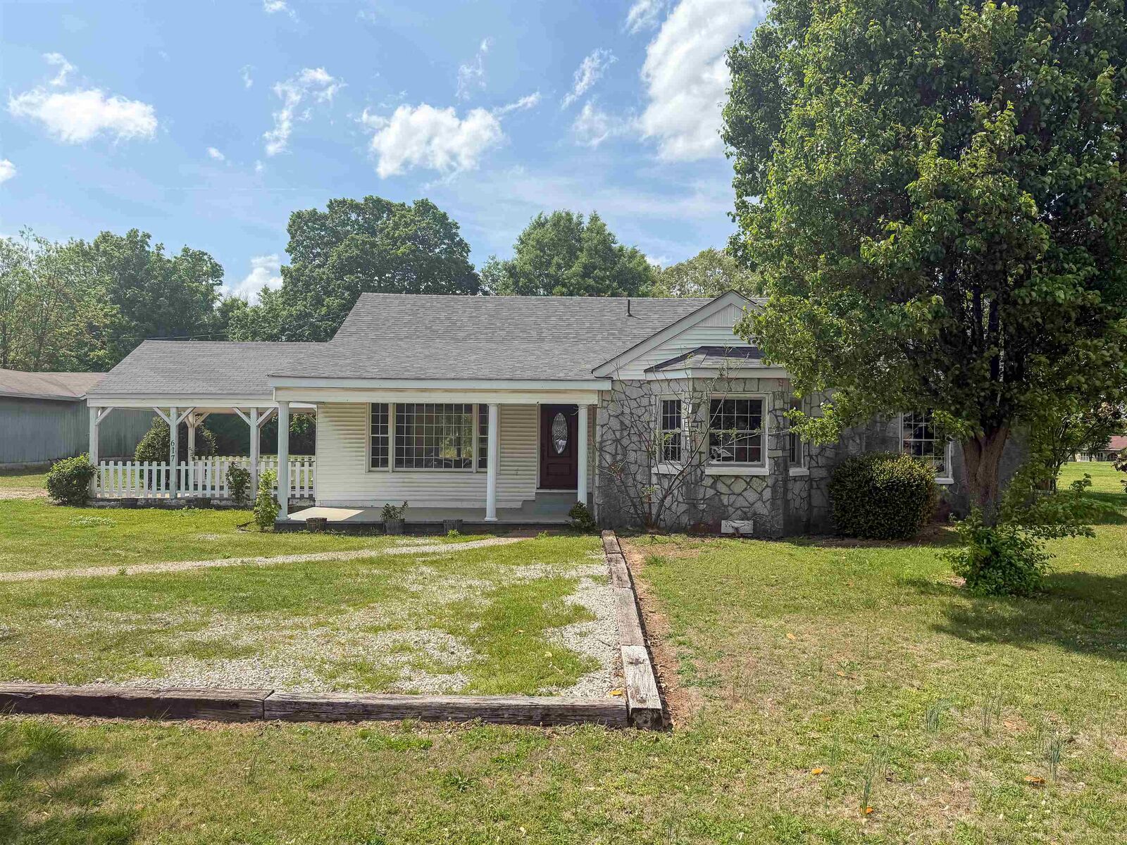 Property Photo:  617 Ash Flat Drive  AR 72513 