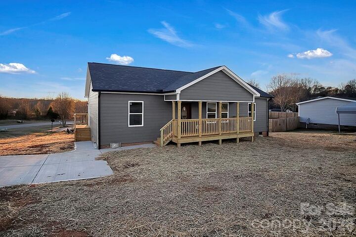 Property Photo:  106 Quail Meadow Road  NC 28150 