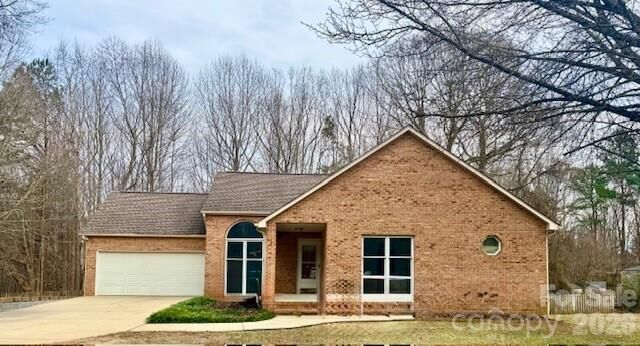 Property Photo: 152 Kingfisher Drive NC 28117