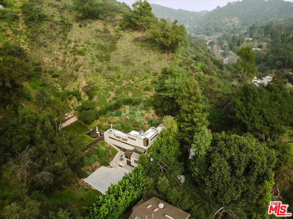 Property Photo:  10443 Corfu Ln  CA 90077 