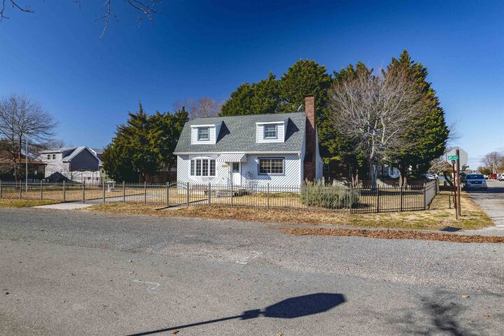 Property Photo:  100 Oakdale  NJ 08251-1331 