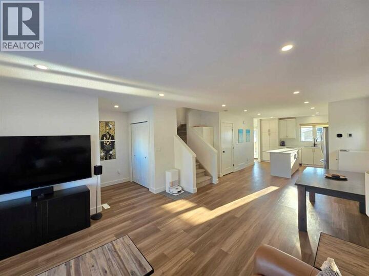 Property Photo:  2713 11 Avenue  AB T9W 0A5 