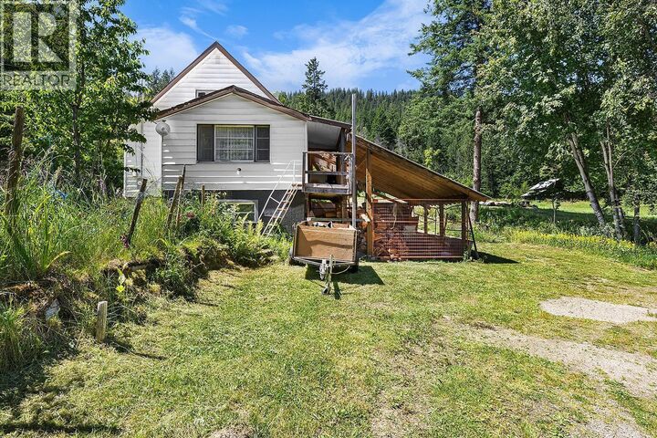 Property Photo: 15781 Peters Road BC V0B 1E0