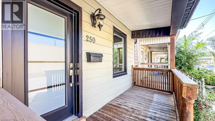 Property Photo:  250 Avondale Street  ON L8L 7C5 