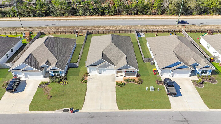 Property Photo:  722 Quintana Street  FL 32539 