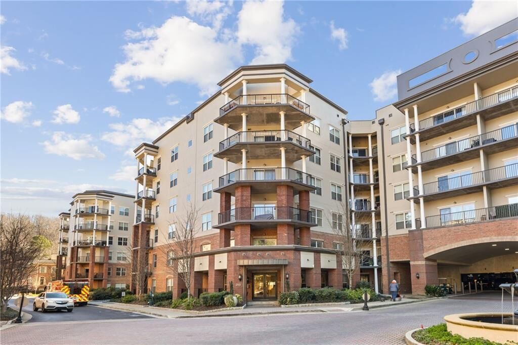 Property Photo:  200 River Vista Drive 505  GA 30339 