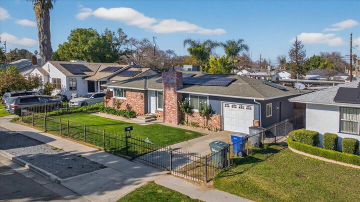 Property Photo:  1524 W Fountain Way  CA 93705 