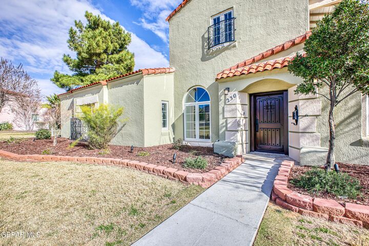 Property Photo:  230 Pennsylvania Place  TX 79903 