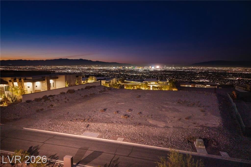 Property Photo:  7 Stonecutter Court  NV 89012 