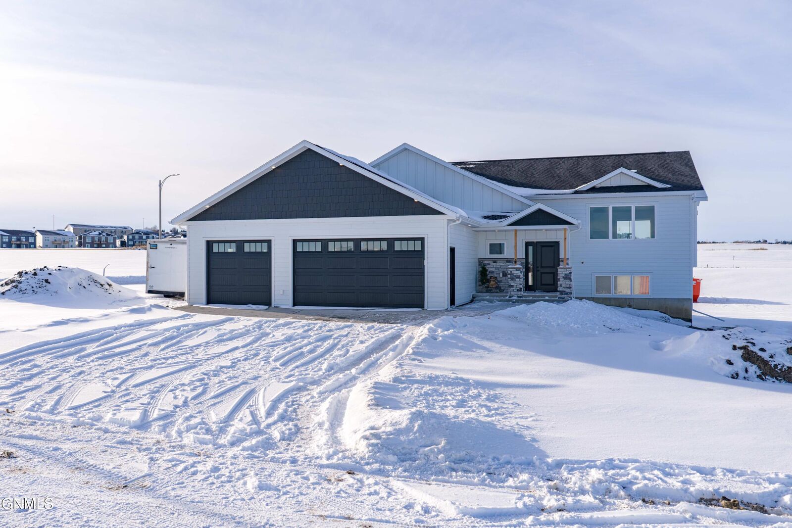 Property Photo:  3511 Silver Leaf Avenue NW  ND 58554 