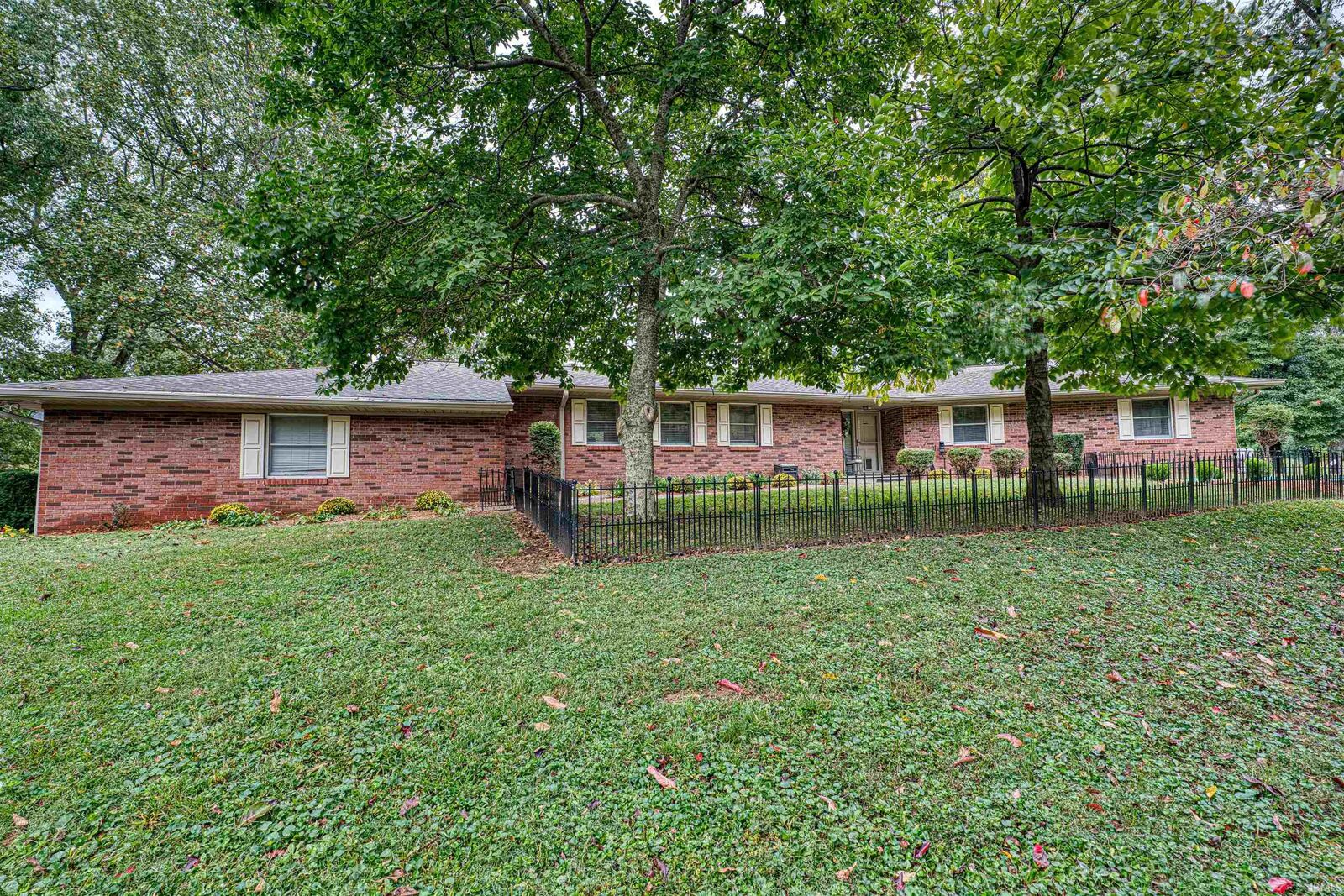 Property Photo:  5244 Tarrytown Road  IN 47630 