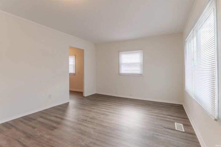 Property Photo:  2423 2425 N Kerth Avenue  IN 47711 