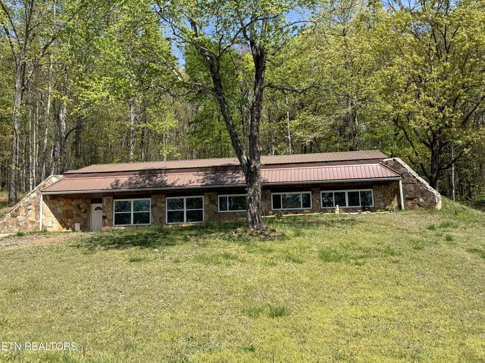 Property Photo:  522 College Grove Rd  TN 37854 