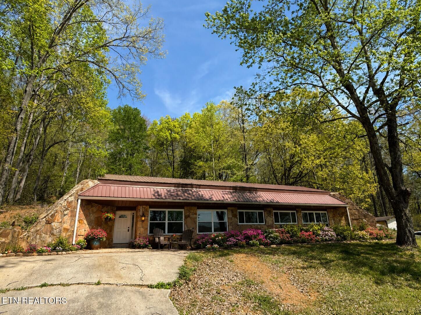 Property Photo: 522 College Grove Rd TN 37854