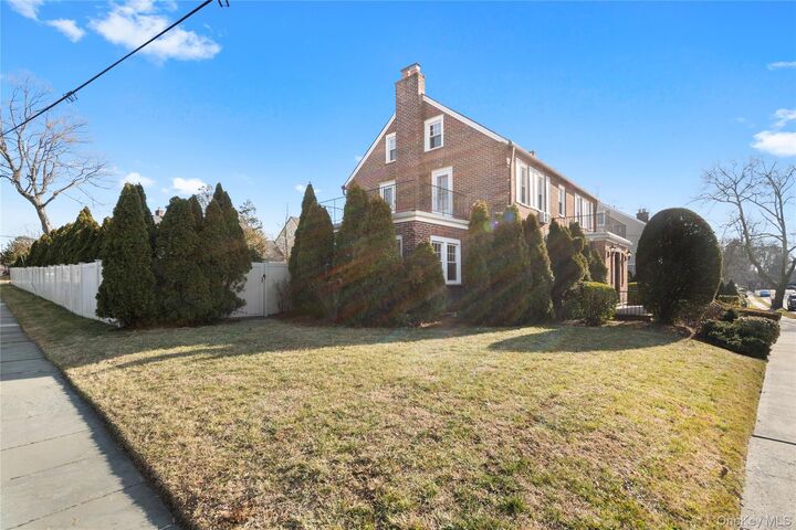 Property Photo:  180 Kneeland Avenue  NY 10705 