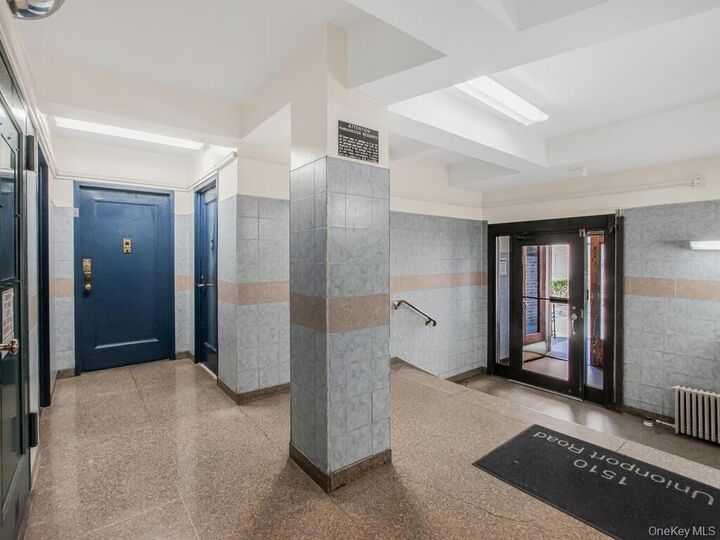 Property Photo:  1510 Unionport Road Me  NY 10462 