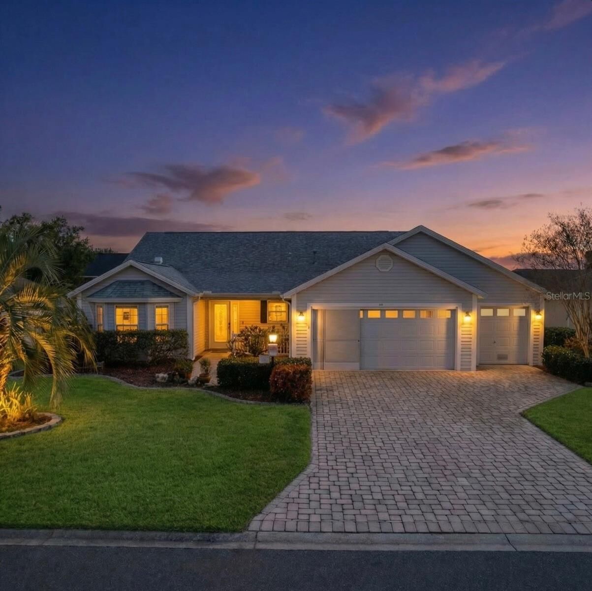 Property Photo: 1958 Somerset Avenue FL 32162