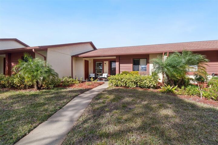 Property Photo:  7519 Greystone Drive  FL 34667 