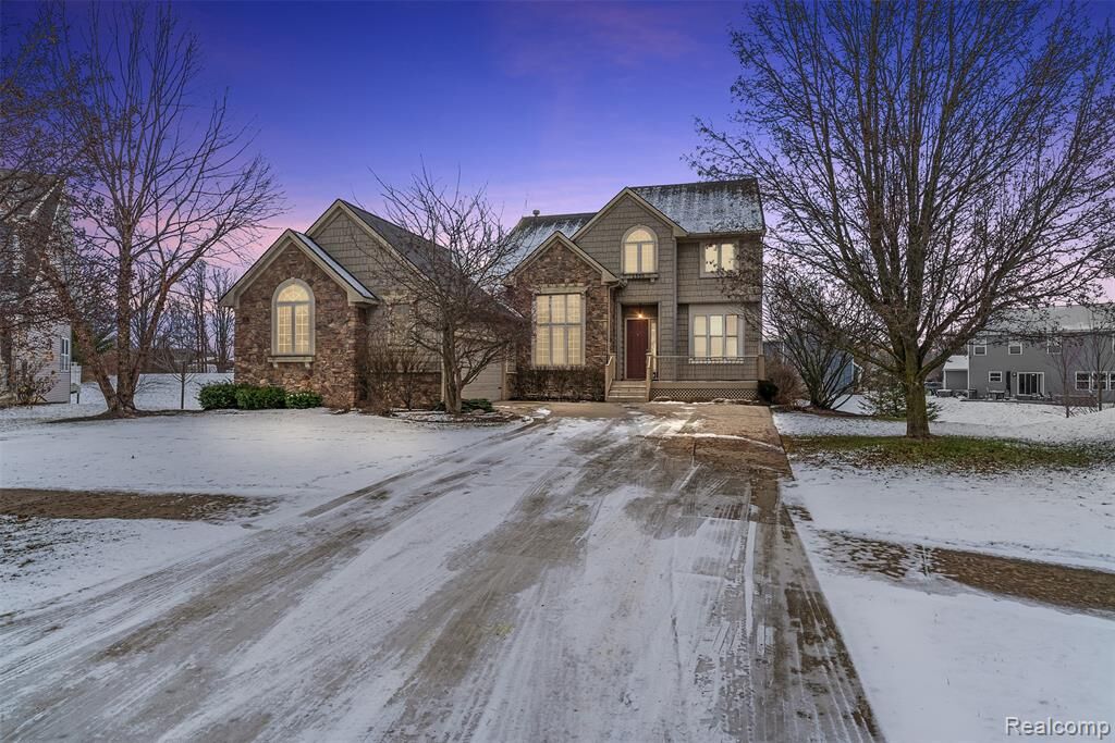 Property Photo:  2330 Cherry Tree Lane  MI 48439 2536 