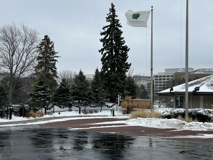 Property Photo:  1 Oak Brook Club Drive A105  IL 60523 