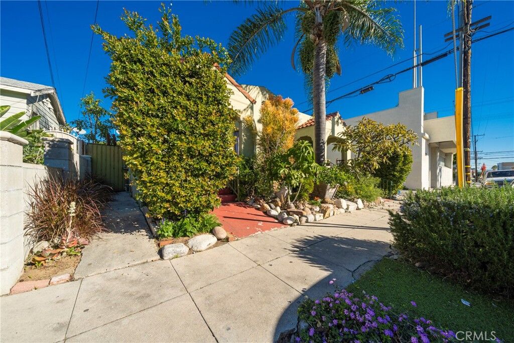 Property Photo:  620 W 8th Street  CA 90731 