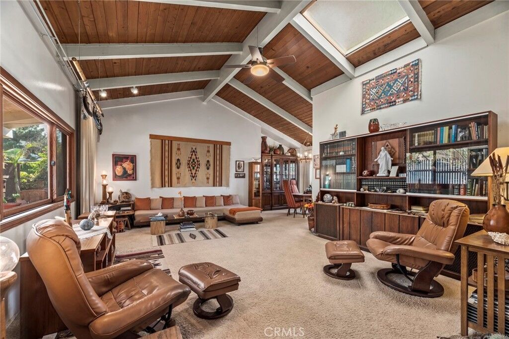 Property Photo:  627 W Pine Avenue  CA 90245 