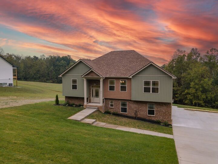 Property Photo:  975 Palmyra Road  TN 37040 