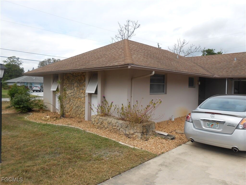 Property Photo:  241 Thistle Court  FL 33936 