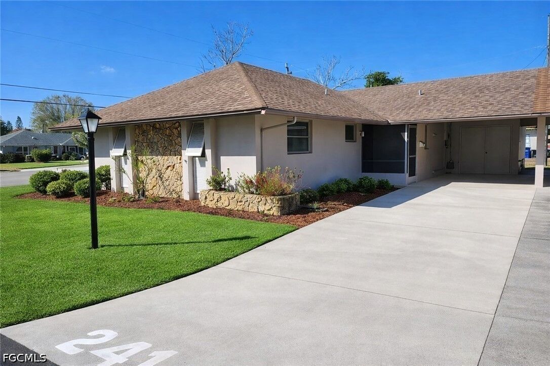 Property Photo:  241 Thistle Court  FL 33936 